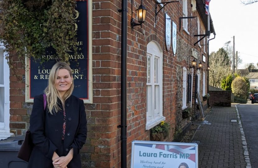 Outside the Ibex in Chaddleworth