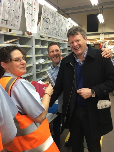 Richard Benyon Sorting Office Visit